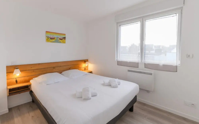 Apartment in Ploudalmezeau Near Treompan Beach