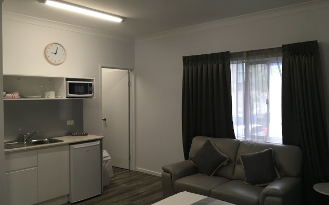 Escape On Lake – Guest Rooms – Cairns