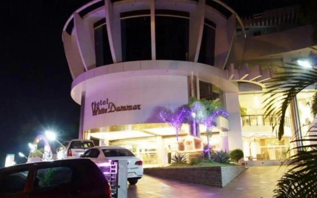 Hotel White Dammar
