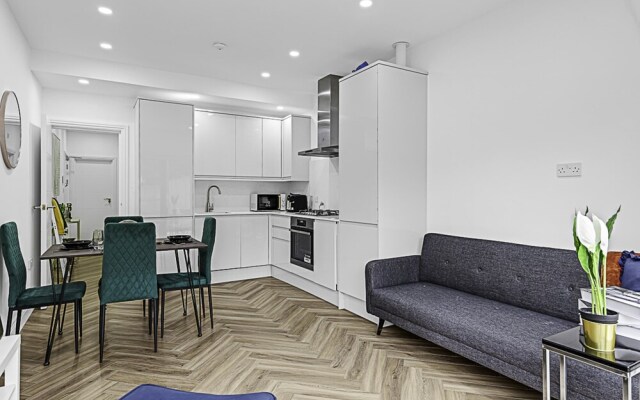 Beautiful 3 Bed Abode in Hanwell