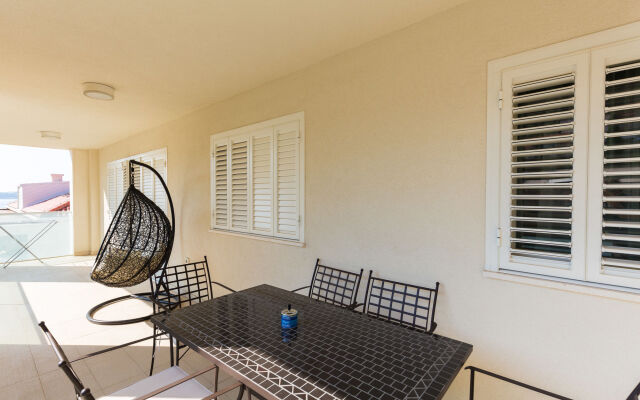 Antonio Luxury Beach Suites
