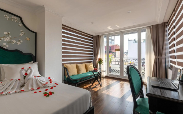 Hanoi House  & Travel