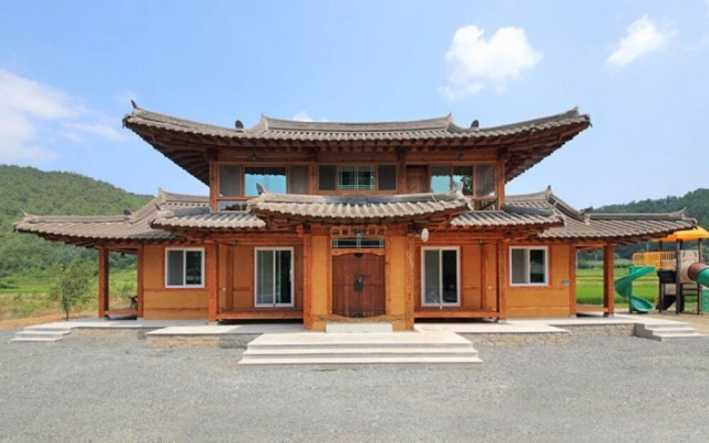 Yangyang Geumpurae Pension