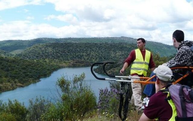 Albergue y Alojamiento en Monfragüe. Centro de Educación Ambiental La Dehesa