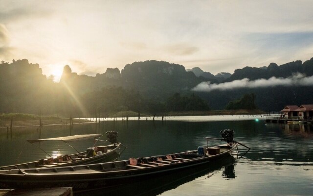 Saichol Floating Resort