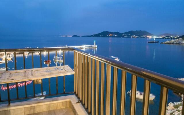 Eftopia Beachfront 2-bedrooms apartment