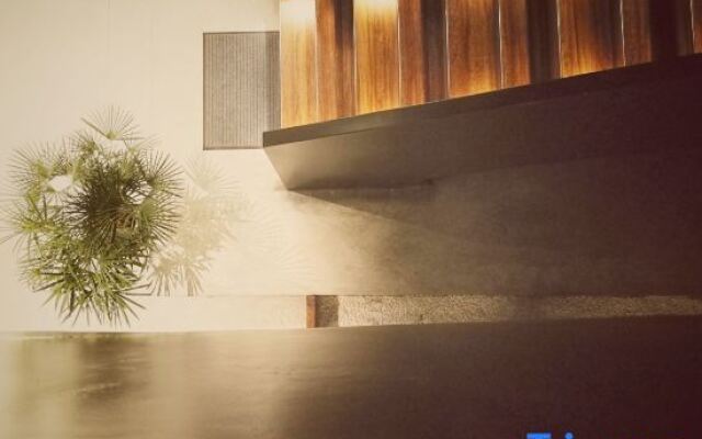 WuYu Hotel (Chongqing Yangjiaping Vientiane City)