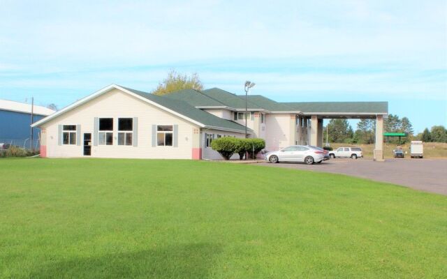 AmeriVu Inn & Suites - Cumberland
