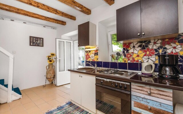 Amazing Home in Supetarska Draga With 3 Bedrooms and Wifi