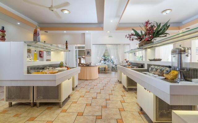 Porfi Beach Hotel