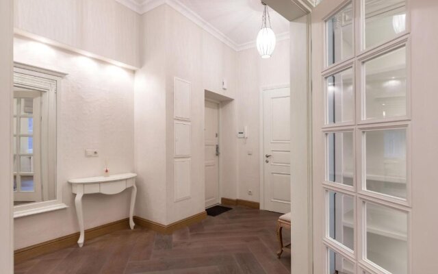 Luxury 2BDR Heart Of Old Town
