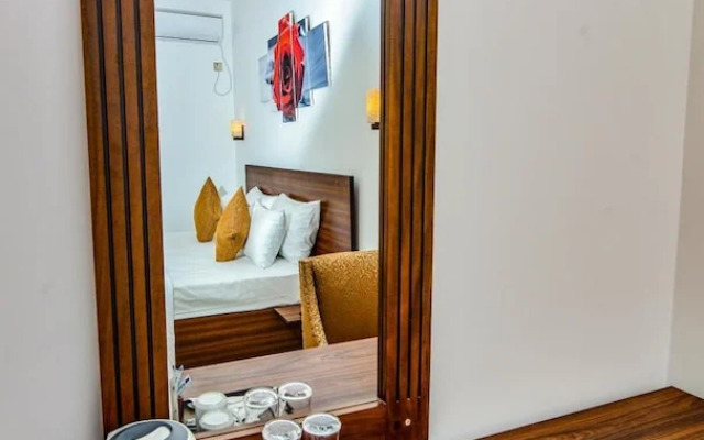Negombo New Queen's Palace