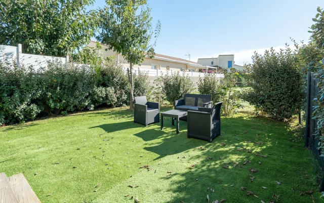 Peaceful Villa in Serignan