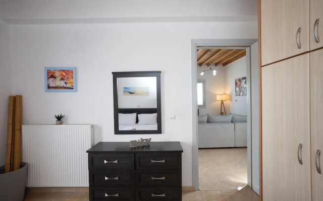 1 Bd Emerald Apt w Sparkling Shared Pool