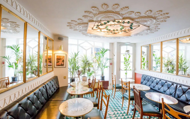 Le Petit Manoir Hotel