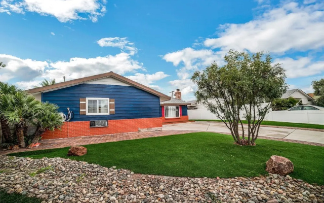 Las Vegas - 5 Mins From The Strip 4 Bedroom Home by RedAwning