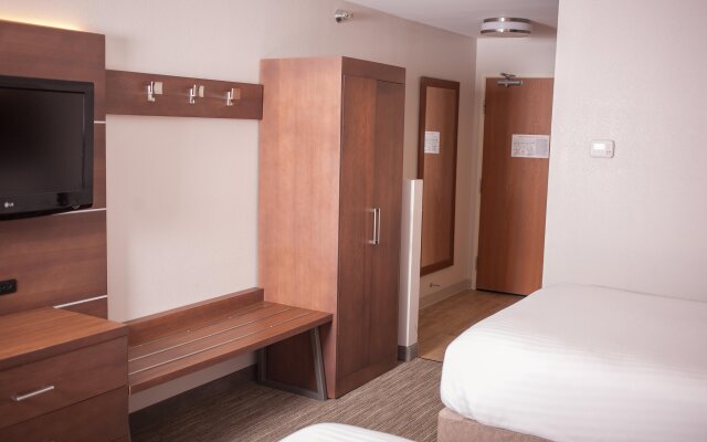 Holiday Inn Express Hotel & Suites, an IHG Hotel