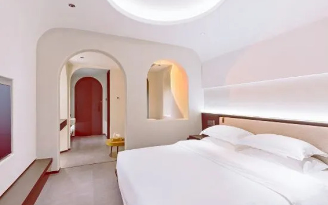 18 Degree Intelligent Hotel in the Island (Qilou Old Street)