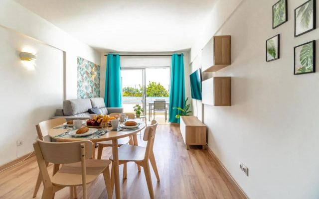 Charming Seaside And Terasse in Playa Paraiso