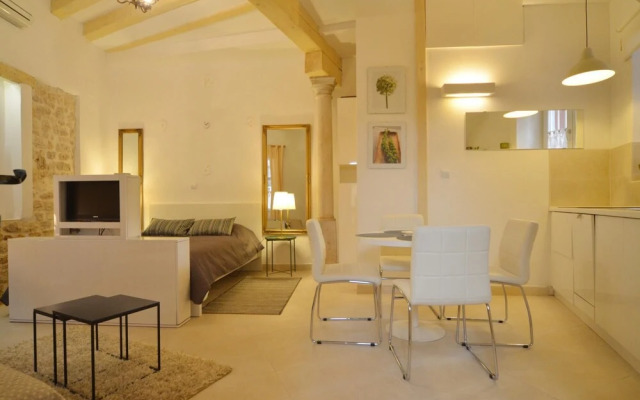 Oliva - Casale Studios