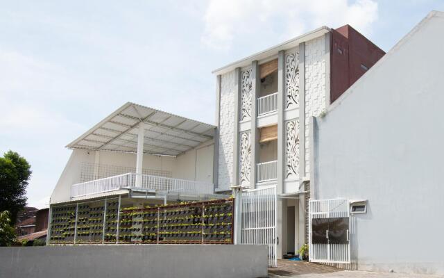 OYO 3350 Cozy Residence Syariah