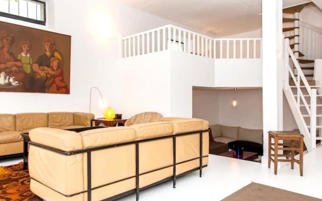 House With 4 Bedrooms in Paris, With Wifi