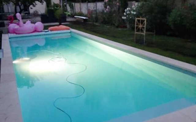 Villa With 4 Bedrooms In Bordeaux, With Private Pool, Enclosed Garden And Wifi