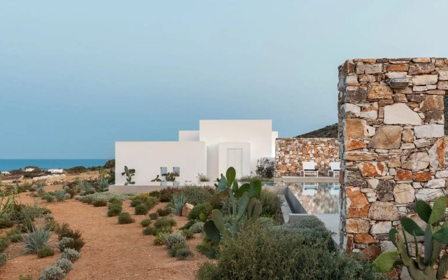 TWWO Antiparos