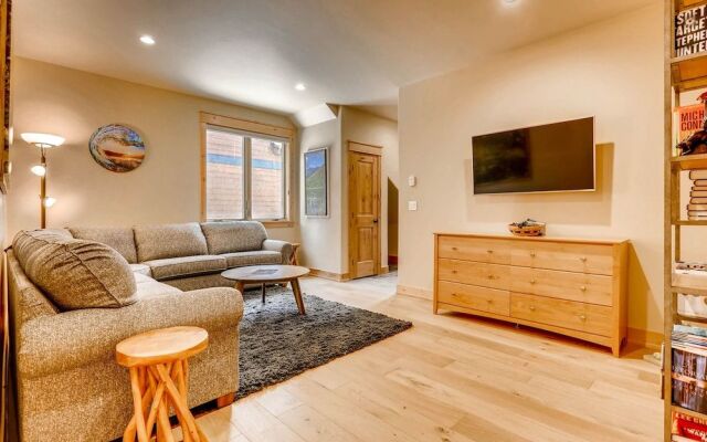 River Run Townhome RR84 - RVJR by RedAwning