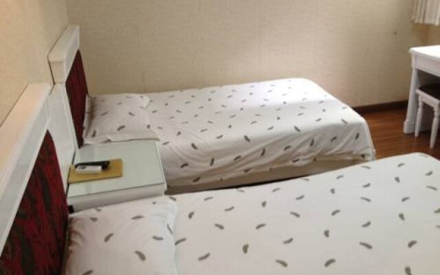Shanghai Funing Hotel