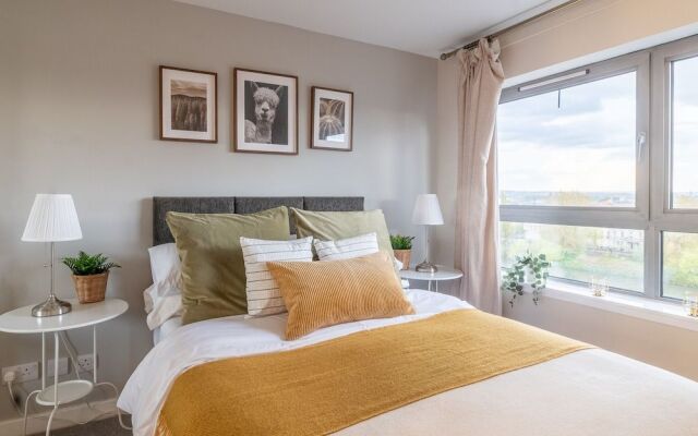 Luxury Riverview City Centre Apartment