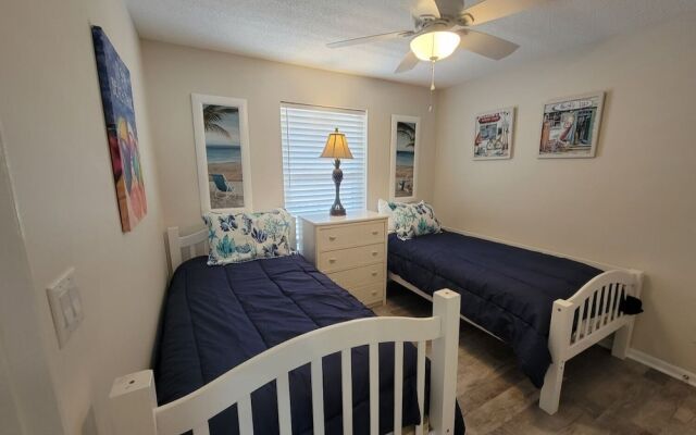 La Vista - 2 Br Condo