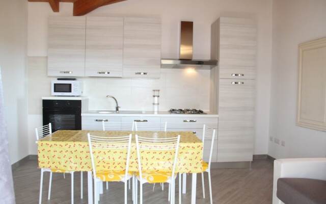 Modern & Chic Pool House 24
