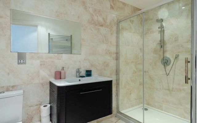 Newly Refurbished 1 Bedroom for 4 in Chelsea