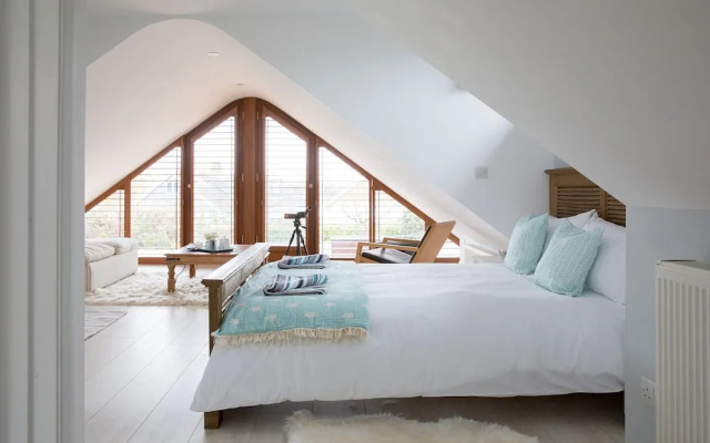 Tranquil Family Retreat 5 min to Beach Garden