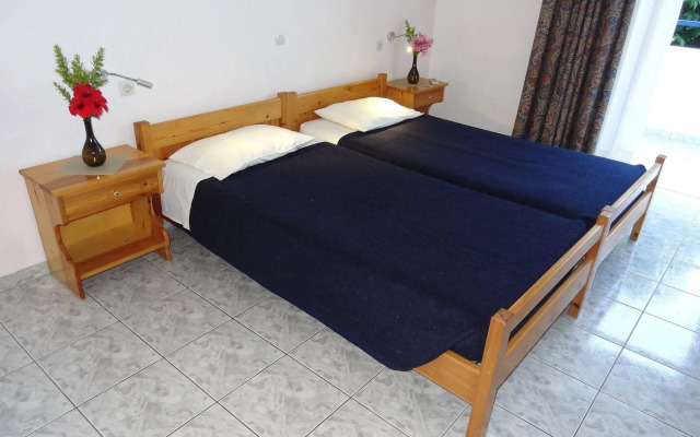 Michalis Studios & Apartments