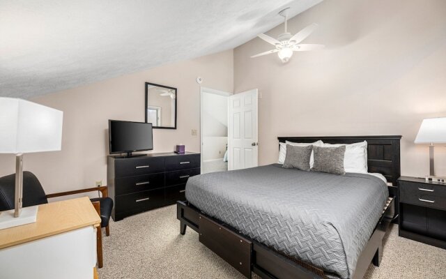 2BDR Loft Suite Golf Course Condo 5549