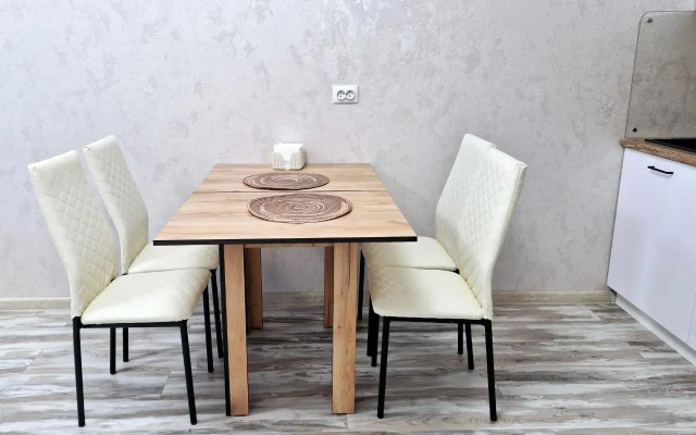 Апартаменты на улице Христенко 8