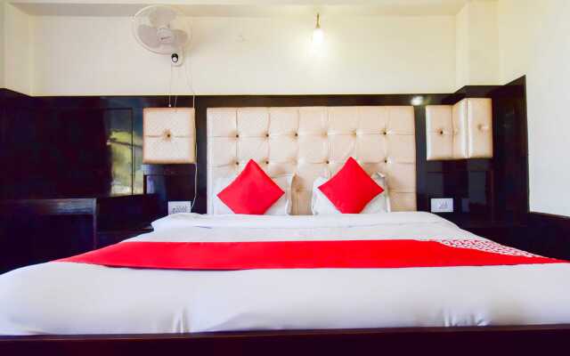 OYO 10692 Hotel Shubham