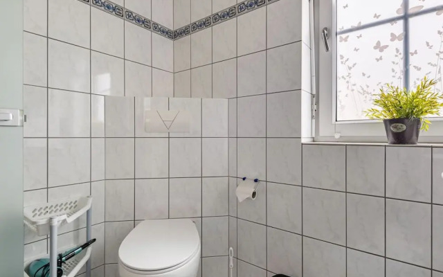Apartment With Fenced Garden in Faid