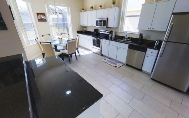 ACO FAMILY - 4Bd with pool ( 1707)