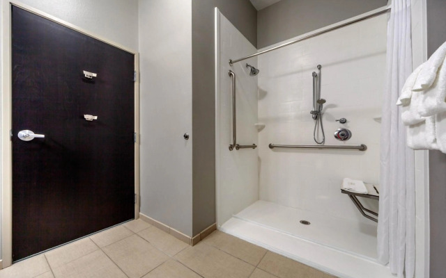 MainStay Suites Lincoln University Area