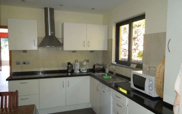 Comfortable Holiday Home in Boaventura With Barbecue