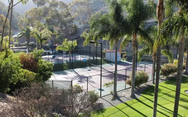 Catalina Holiday Beachfront Villas