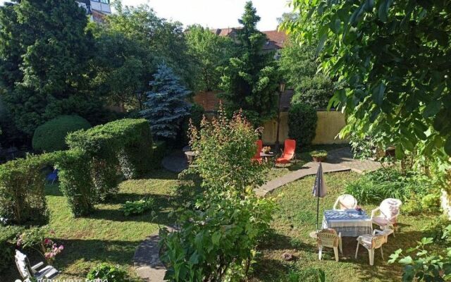 Apartment Cocic Garden