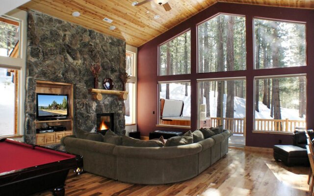 The Pine Tree Lodge