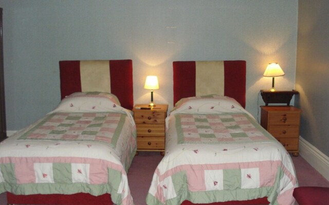 The Briary Hotel - Guest House