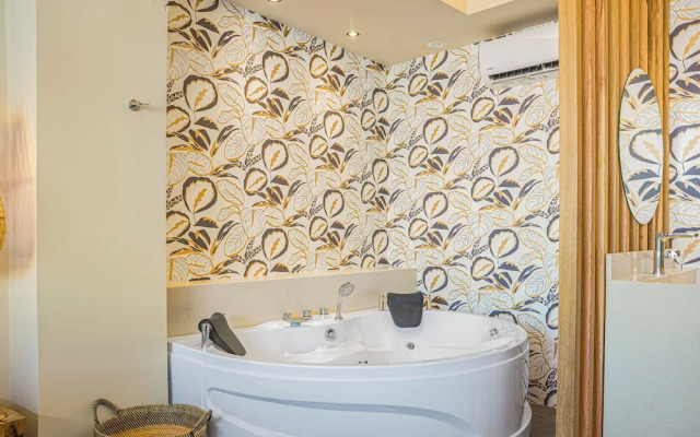 HOM54 Luxury Suites