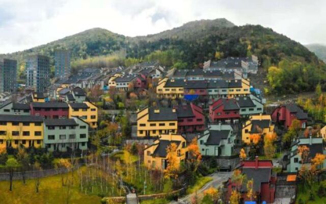 Yijian Snow View Villa
