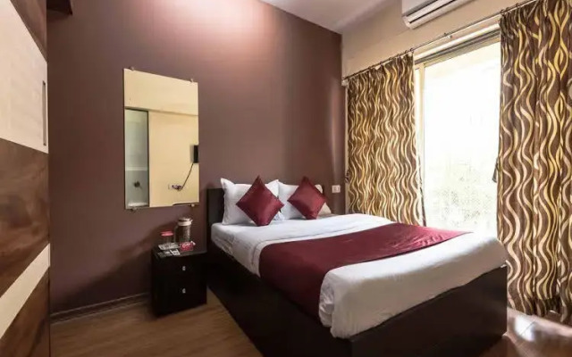 OYO 477 Apartment Bandra East